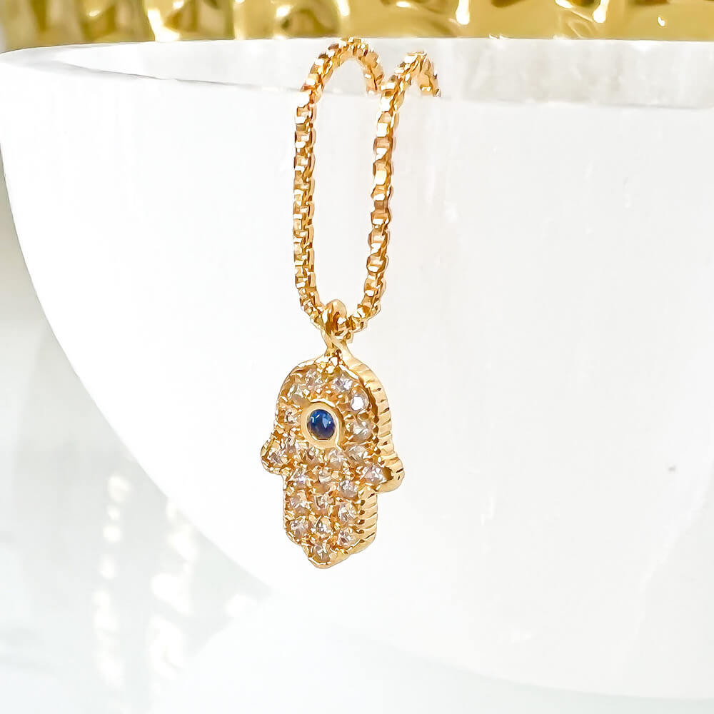 18K Gold Filled Hamsa Bracelet - Protection amulet from Magic Crystalss. Hypoallergenic (lead-free, nickel-free, cadmium-free). MagicCrystals.Com bracelets are hand-crafted with love. Unique gift with meaning to your precious days such as graduations, birthdays, mother's days, wedding events