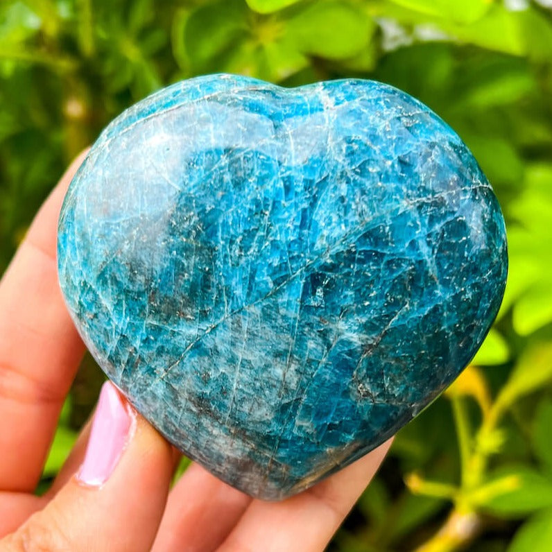 Check out Magic Crystals for the very best in unique, handmade Blue Apatite Heart, Blue Apatite Crystal Heart. Buy genuine Crystal Love, Heart Crystal and Blue Apatite Palmstone with FREE SHIPPING. Apatite assists with MOTIVATION and MANIFESTATION. Healing Crystal apatite Jewelry,Natural stones bracelets. Gemini stone.