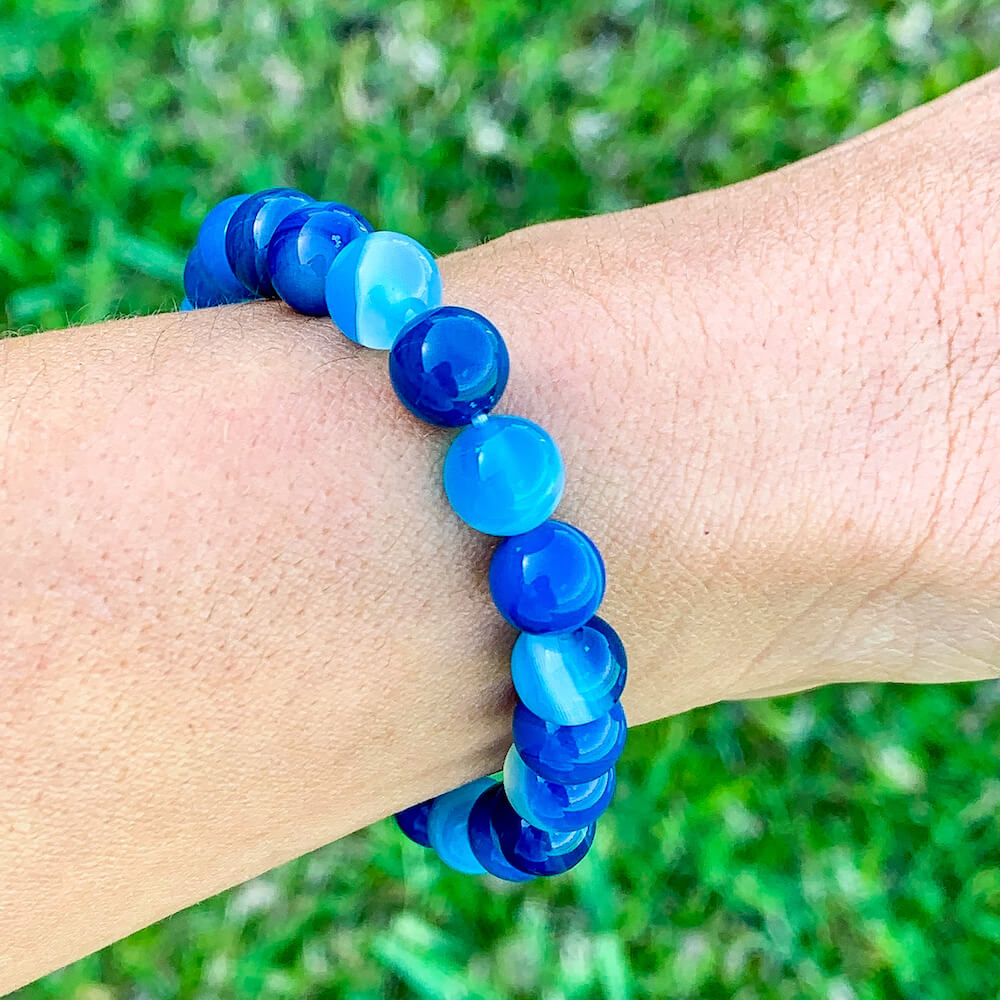 Blue onyx Bracelet. Onyx Empathetic, supporting, and glowing with soft. Natural Blue Onyx Smooth Round Beads available with FREE SHIPPING. Magic Crystals carries Blue onyx Jewelry. Healing Bracelet, Beaded Bracelet, Insomnia Bracelet, Gemstone Bracelets for Men. FREE SHIPPING available.