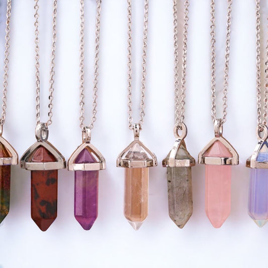 Double Point Gemstone Necklace - Amethyst.Looking for a handmade Crystal Jewelry? Find genuine Double Point Gemstone Necklace when you shop at Magic Crystals. Crystal necklace, for mens and women. Gemstone Point, Healing Crystal Necklace, Layering Necklace, Gemstone Appeal Natural Healing Pendant Necklace. Collar de piedra natural unisex.