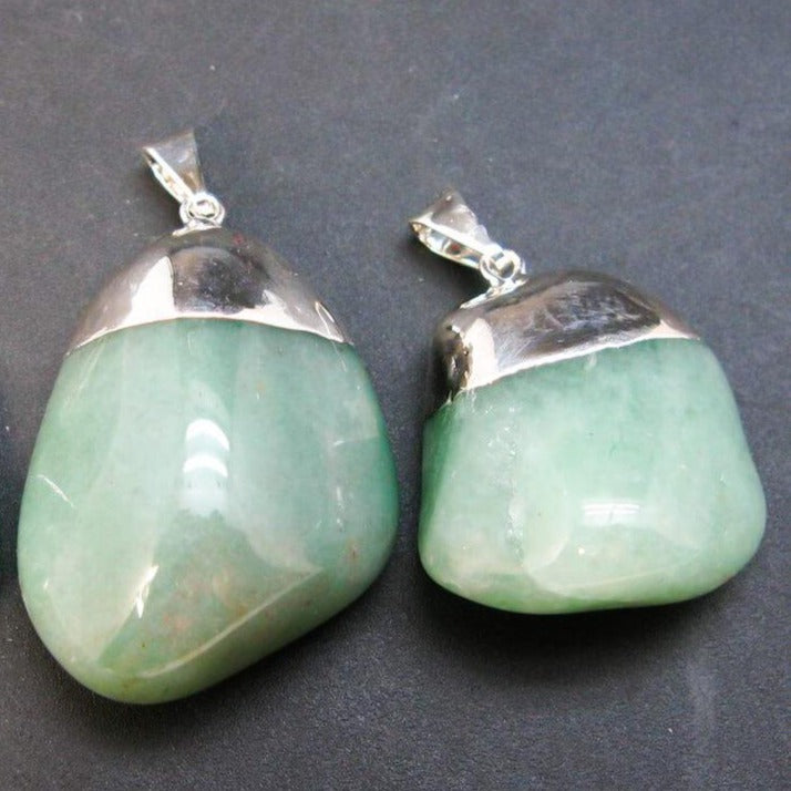 Shop for the best quality and beautiful Green Aventurine Crystal Necklaces. Green Aventurine Crystal Necklaces and pendants with Natural Gemstone Semi Precious Healing Jewelry. Free Shipping Available on Magic Crystals Pendientes en forma de corazon. Pendientes y collares verdes.