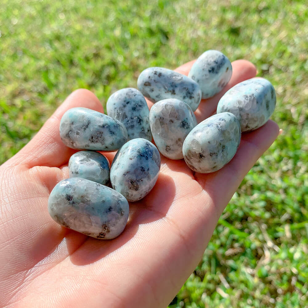 Buy Sesame Seed Stone - Kiwi Jasper Tumbled Gemstone | Bulk Crystals at Magic Crystals. Kiwi stone is a nurturing and soothing stone. FREE SHIPPING Zodiac Stones Pouch, Star Sign tumbled stones, Zodiac Crystal Gift, Constellation Gift, Gift for Friends, Gift for sister, Gift for Crystals Lovers at Magic Crystals.
