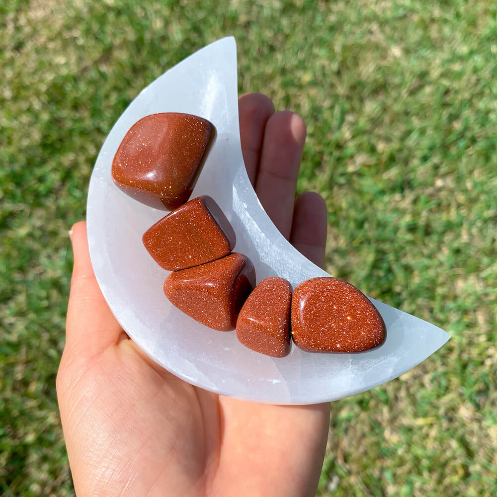 Looking for a selenite Moon bowl with Free Shipping? Shop at Magic Crystals for handcrafted Selenite Ritual Bowl, Charging Bowl, Selenite Alter Bowl, Selenite Bowls, Selenite Cleansing Bowls. Selenite quickly opens and activates the third eye, crown chakra, and the Soul Star chakra above the head.