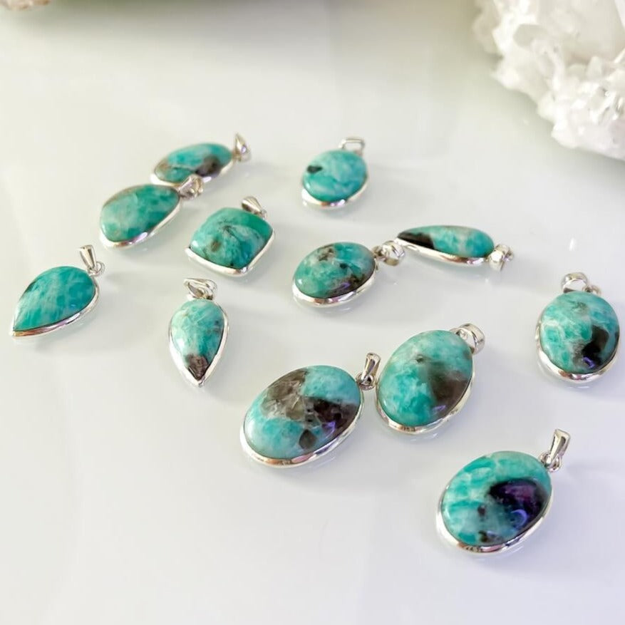 Collar con colgante de plata de ley con gota de piedra de amazonita azul genuina - E