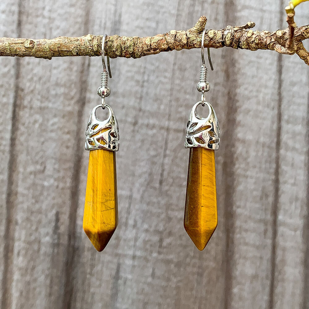 Gemstone Dangling Earrings. Tiger Eye Dangle-Earrings. Looking Natural Stone Earrings - Dangling Crystal Jewelry? Show Jewelry at Magic Crystals. Natural stone, dangle earrings, and more. Crystal Single Point Earrings, Small Crystal Points, Healing Crystal Earrings, Gemstones, and more. FREE SHIPPING available.