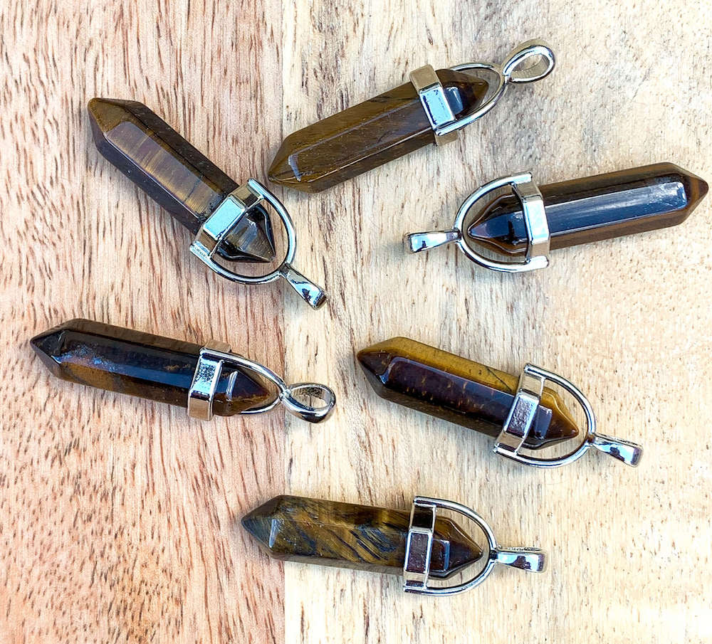 Double Point Gemstone Necklace -Tiger Eye. Looking for a handmade Crystal Jewelry? Find genuine Double Point Gemstone Necklace when you shop at Magic Crystals. Crystal necklace, for mens and women. Gemstone Point, Healing Crystal Necklace, Layering Necklace, Gemstone Appeal Natural Healing Pendant Necklace. Collar de piedra natural unisex.