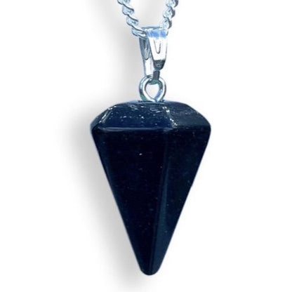 Stone Quartz Single Point Necklace - Gemstone Jewelry at Magic Crystals. Amazingly versatile, natural crystal jewelry can accent any outfit. Check out our quartz necklace selection. Gemstone Necklaces Free Shipping available. Your Online Necklaces Store! handmade. Shop for necklace at Magic Crystals.