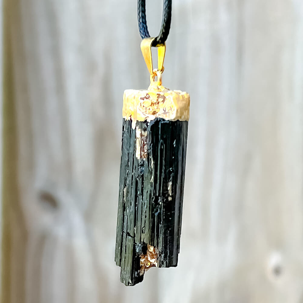 Unisex Raw Black Tourmaline Pendant Necklace - Hand Woven Natural Stone, Retro Vintage Style