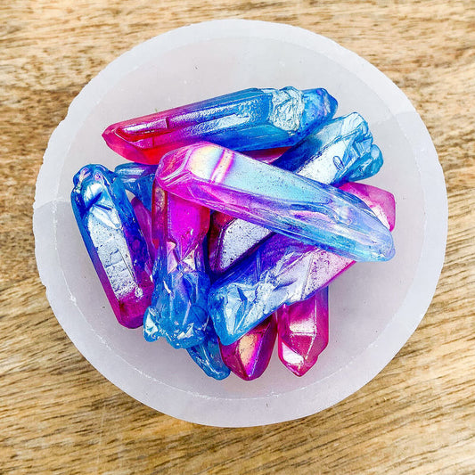 Looking for Blue Aqua Aura & Rose Aura Quartz Raw Points at Magic Crystals for Blue aura quartz, aura quartz points, blue crystal, crystal points, aqua aura quartz. Blue to Pink Aura Quartz Points, Blue Aura Point, Pink Aura Quartz excellent for jewelry making. FREE SHIPPING available.