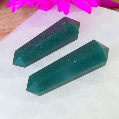 Double Point Stone. Dark-Green-Jade-Stone-Stone-Double-Point. Natural Double Terminated Point Crystal.- Magic Crystal. Natural Double Terminated Point Crystal - MAGICCRYSTALS