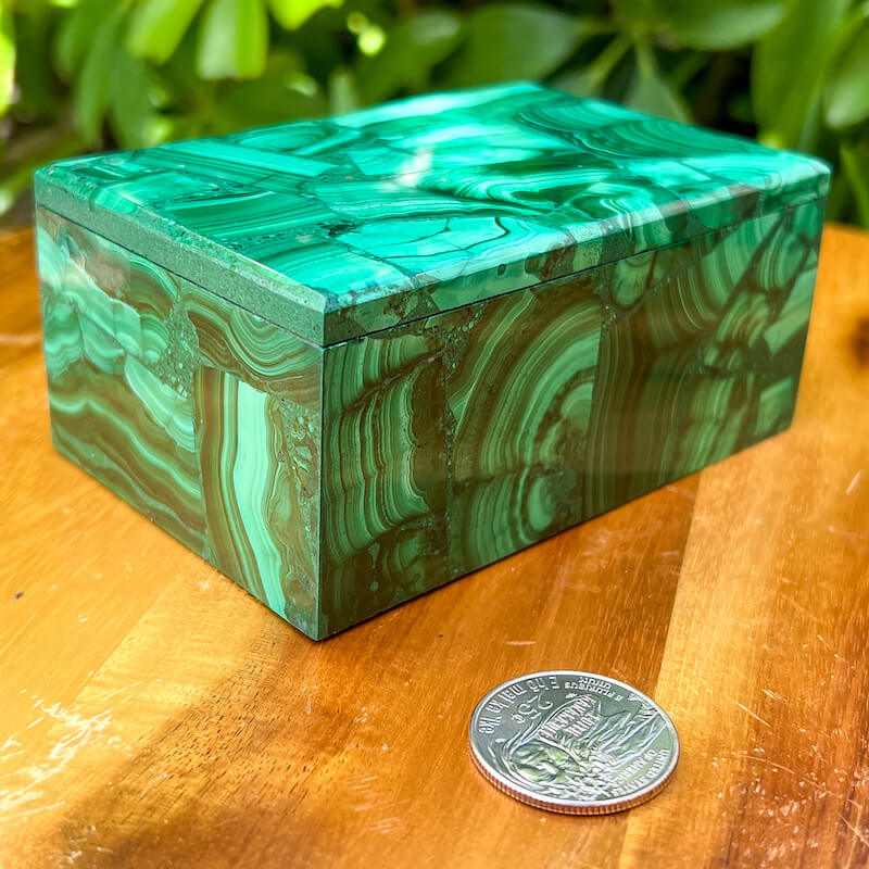 Looking for Genuine Malachite Carving? Shop at MagicCrystals for Genuine Malachite Box - Malachite Carved Jewelry Box - Malachite from Congo, Malachite Jewelry Box, Natural Stone Beautiful Quality Polished Malachite Box, Malachite Gemstone Box, Home Decor. malachite jewelry, malachite stone. Analyzing image Genuine-Malachite-Box-with-Lid-11