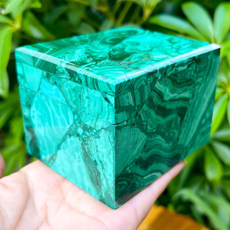 Looking for Genuine Malachite Carving? Shop at MagicCrystals for Genuine Malachite Box - Malachite Carved Jewelry Box - Malachite from Congo, Malachite Jewelry Box, Natural Stone Beautiful Quality Polished Malachite Box, Malachite Gemstone Box, Home Decor. malachite jewelry, malachite stone. Analyzing image Genuine-Malachite-Box-with-Lid-14