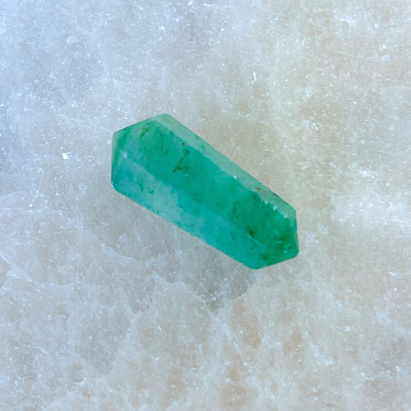 Double Point Stone. Green-Jade-Stone-Stone-Double-Point. Natural Double Terminated Point Crystal.- Magic Crystal. Natural Double Terminated Point Crystal - MAGICCRYSTALS