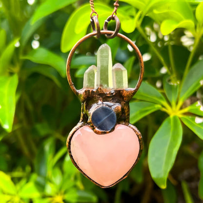 kyanite-bronze-necklace. Natural handcrafted bronze necklaces, perfect accessory to spice up your wardrobe with a touch of bohemian flair. Our bronze necklace collection includes hand carved pendants made of natural Amethyst, Clear Quartz, Labradorite, Rose Quartz, Blue Kyanite and more! A true timeless fashion statement.