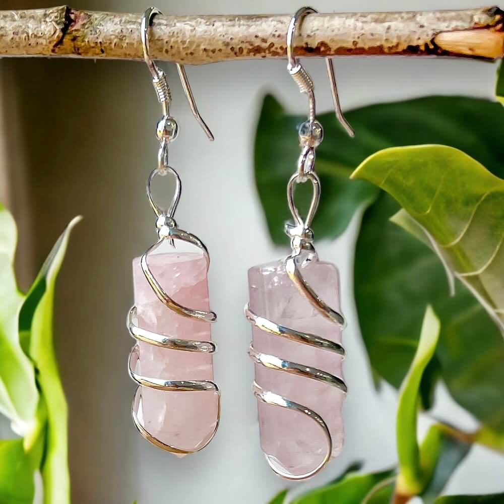 Looking for Gemstone Earrings? Gemstone Jewelry, Natural Gemstone Single-Terminated Gemstone Points wrapped at Magic Crystals. Jewelry: FREE SHIPPING AVAILABLE. Moonstone is best for healing. Spiral Wire Wrapped earring. Wire-wrapped Moonstone Stone dangle earring