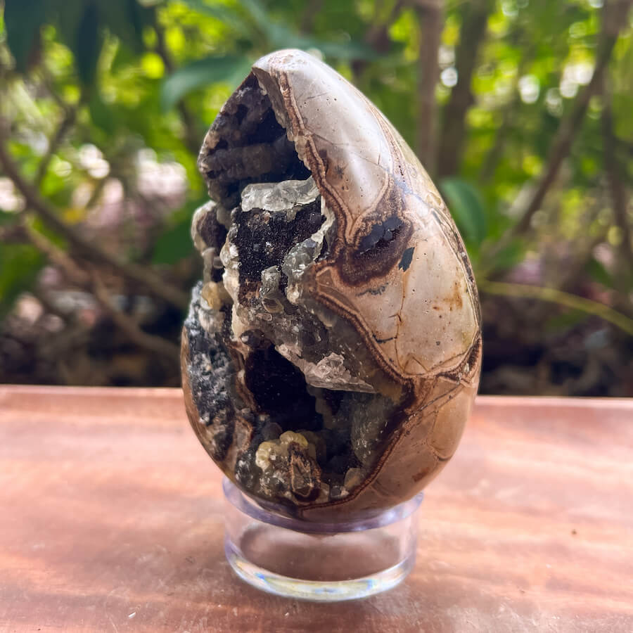 Natural Septarian Crystal Egg UV Reactive Stone Spiritual Healing Crystal Protection Meditation Glowing Energy Dragon Stone Home Decor Gift - MagicCrystals.com