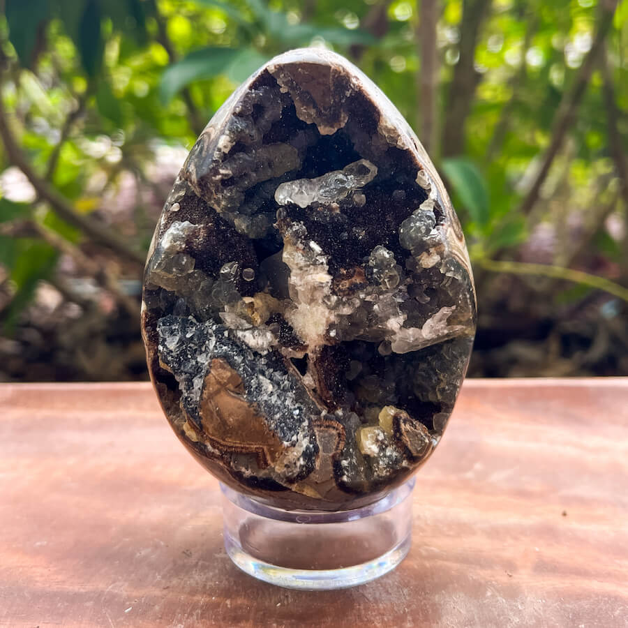 Natural Septarian Crystal Egg UV Reactive Stone Spiritual Healing Crystal Protection Meditation Glowing Energy Dragon Stone Home Decor Gift - MagicCrystals.com
