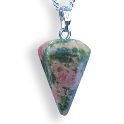 Stone Quartz Single Point Necklace - Gemstone Jewelry at Magic Crystals. Amazingly versatile, natural crystal jewelry can accent any outfit. Check out our quartz necklace selection. Gemstone Necklaces Free Shipping available. Your Online Necklaces Store! handmade. Shop for necklace at Magic Crystals.