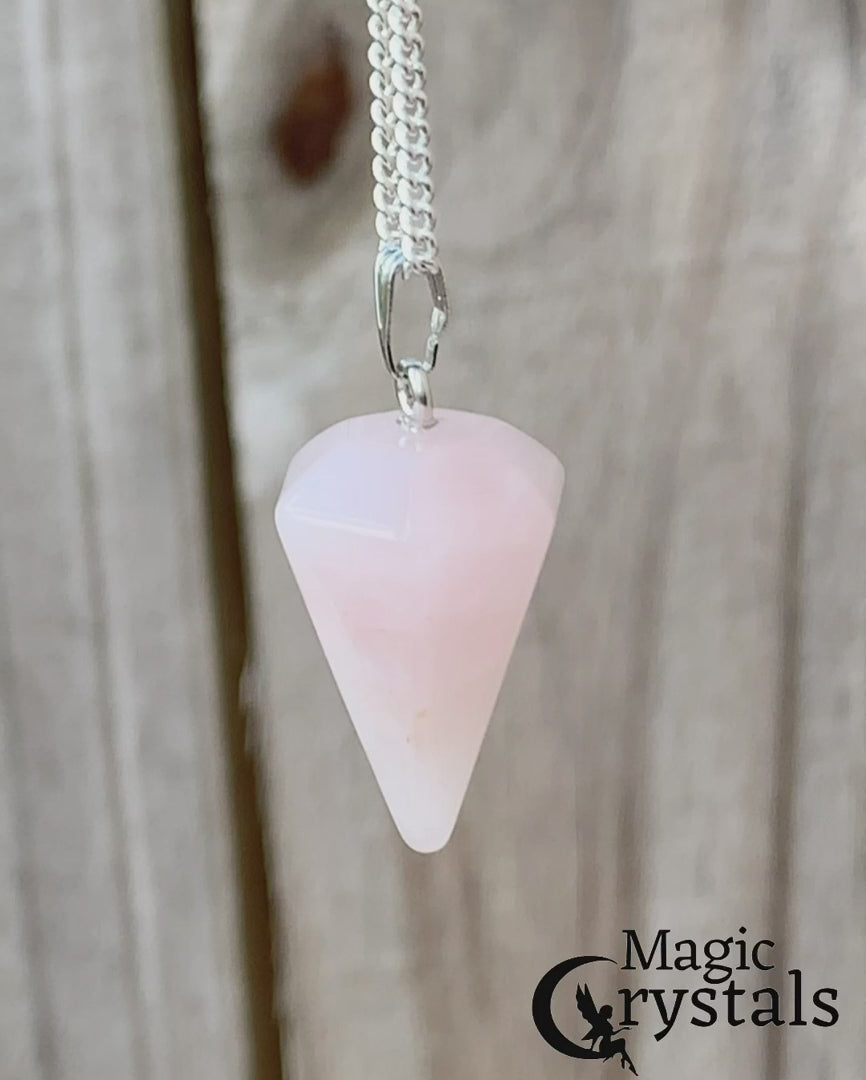 Stone Quartz Single Point Necklace - Gemstone Jewelry at Magic Crystals. Amazingly versatile, natural crystal jewelry can accent any outfit. Check out our quartz necklace selection. Gemstone Necklaces Free Shipping available. Your Online Necklaces Store! handmade. Shop for necklace at Magic Crystals.