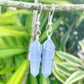 Aretes de punta doble de cristal con envoltura de alambre de piedra de angelita azul