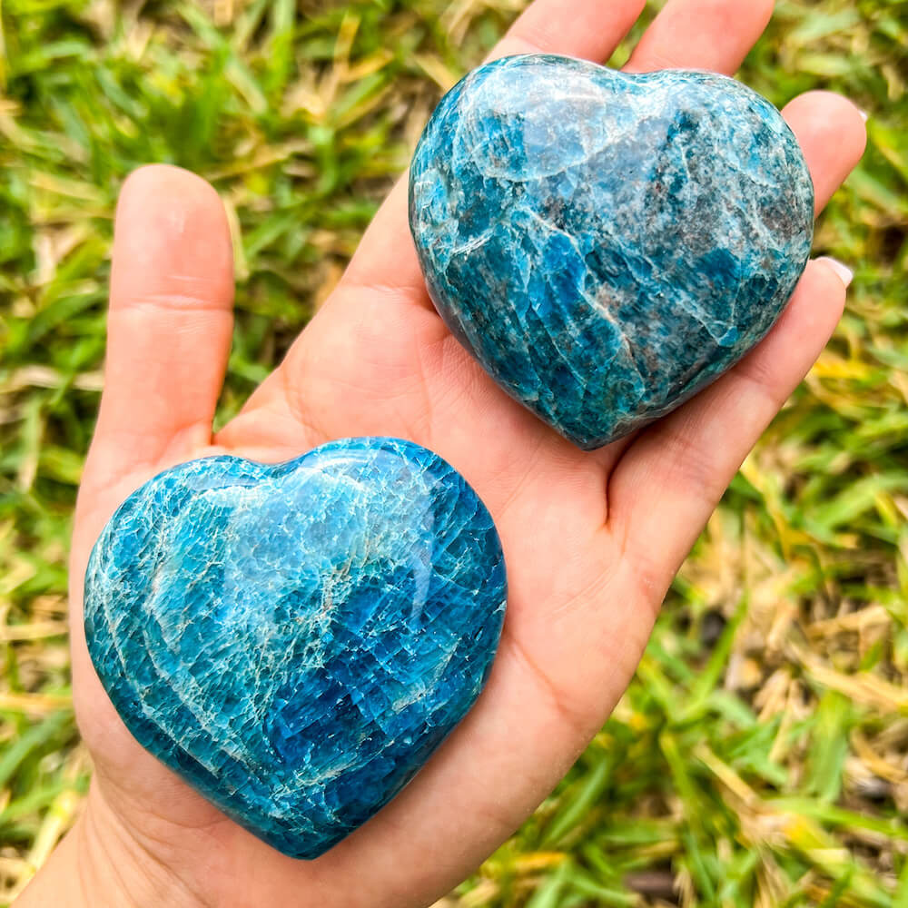 Check out Magic Crystals for the very best in unique, handmade Blue Apatite Heart, Blue Apatite Crystal Heart. Buy genuine Crystal Love, Heart Crystal and Blue Apatite Palmstone with FREE SHIPPING. Apatite assists with MOTIVATION and MANIFESTATION. Healing Crystal apatite Jewelry,Natural stones bracelets. Gemini stone.