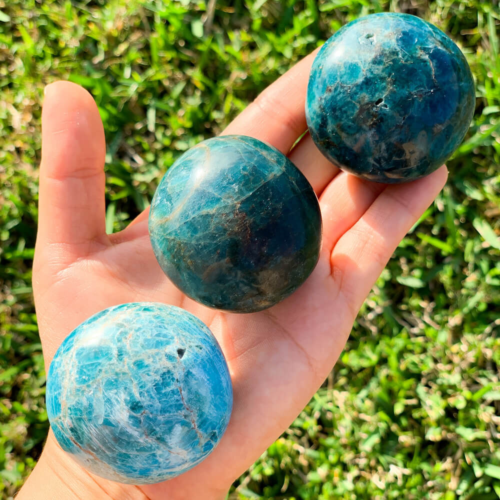 Check out Magic Crystals for the very best in unique Blue Apatite Crystal Healing stone - Blue crystal. Buy genuine tumbled blue apatite palm stone,  polished palmstone, blue crystals and geodes, blue apatite crystal, motivational stone with FREE SHIPPING available. Blue Apatite tumbled stones meaning: MOTIVATION • MANIFESTATION.