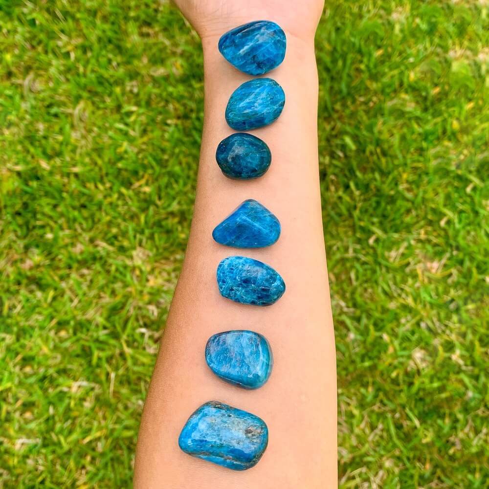 Check out Magic Crystals for the very best in unique Blue Apatite Stone Healing crystal gemstone. Buy genuine apatite gemstone stones with FREE SHIPPING available. Blue Apatite tumbled stones meaning: MOTIVATION • MANIFESTATION • COMMUNICATION. Healing Crystal apatite Jewelry,Natural stones bracelets. Gemini stone