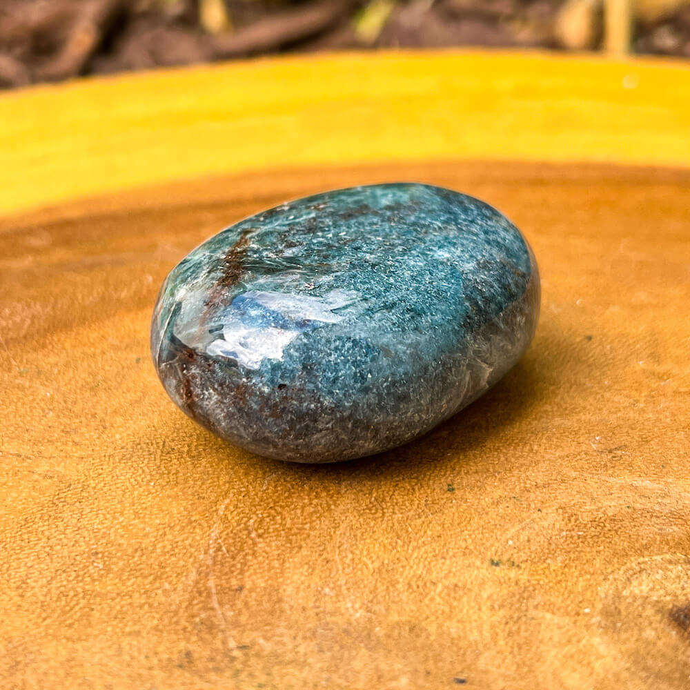 Looking for Crystal Palm Puffy Stone? Shop for Worry Stone, Crystals and palm Stones, Pocket Stone, Natural, Polished at Magic crystals. FREE SHIPPING available. They can also be easily transported or even carried with you as you go about your day. kyanite-Crystal-Palm-Stone
