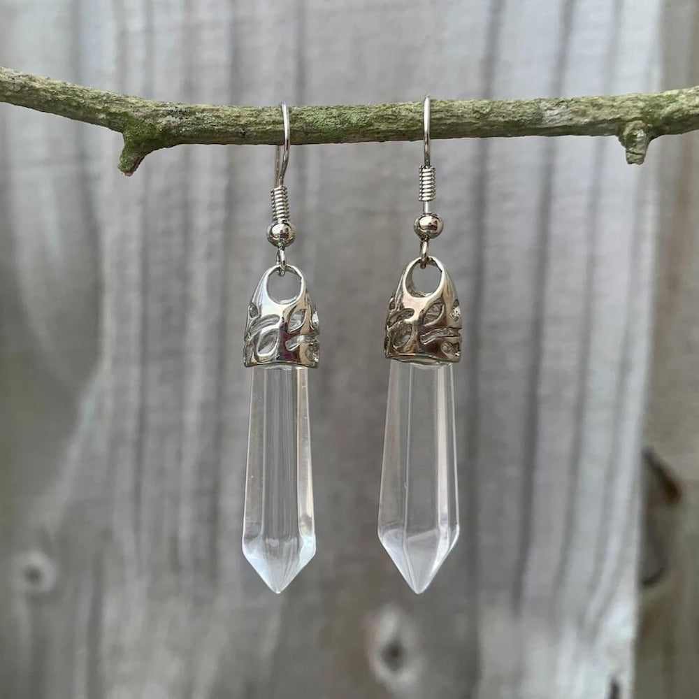 Gemstone Dangling Earrings. Clear Quartz Dangle-Earrings. Looking Natural Stone Earrings - Dangling Crystal Jewelry? Show Jewelry at Magic Crystals. Natural stone, dangle earrings, and more. Crystal Single Point Earrings, Small Crystal Points, Healing Crystal Earrings, Gemstones, and more. FREE SHIPPING available.