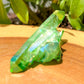 Racimo de cristal de cuarzo Aura verde oscuro oscuro - 302 gramos