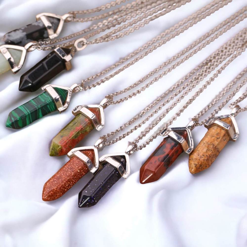 Looking for a handmade Crystal Jewelry? Find genuine Double Point Gemstone Necklace when you shop at Magic Crystals. Crystal necklace, for mens and women. Gemstone Point, Healing Crystal Necklace, Layering Necklace, Gemstone Appeal Natural Healing Pendant Necklace. Collar de piedra natural unisex.