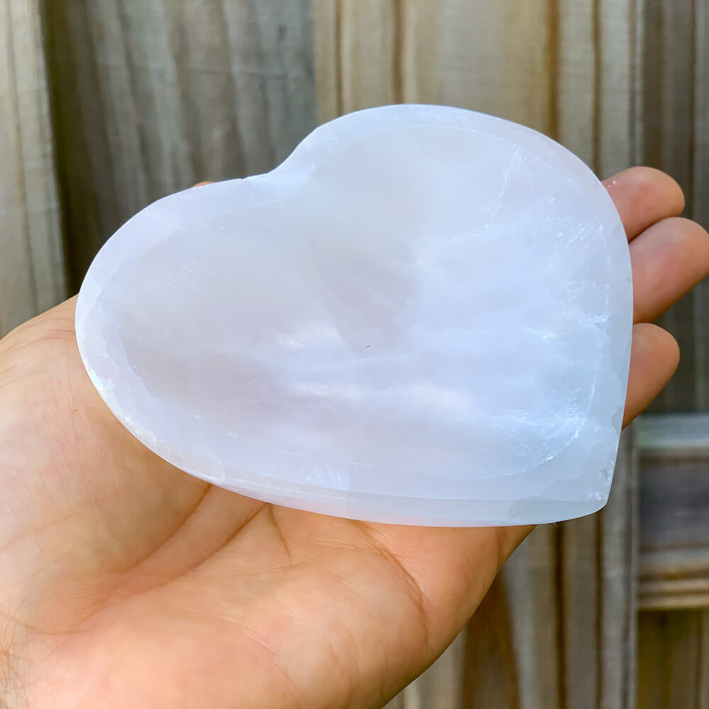 Looking for a selenite Heart bowl with Free Shipping? Shop at Magic Crystals for handcrafted Selenite Ritual Bowl, Charging Bowl, Selenite Alter Bowl, Selenite Bowls, Selenite Cleansing Bowls. Selenite quickly opens and activates the third eye, crown chakra, and the Soul Star chakra above the head.