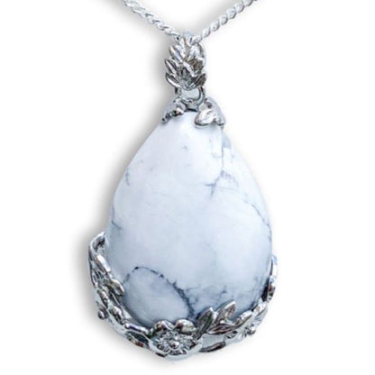 Howlite-Flower-Drop-Necklace. Natural Crystal Drop Flower Necklace, Flower Jewelry. Amazingly versatile, Quartz jewelry to accent any outfit. Check out our CNatural Crystal Necklace,Healing Crystal Necklace selection. Gemstone Necklaces Free Shipping available. Your Online Necklaces Store! Handmade Women Energy Necklace,Crystal Gift Necklace.