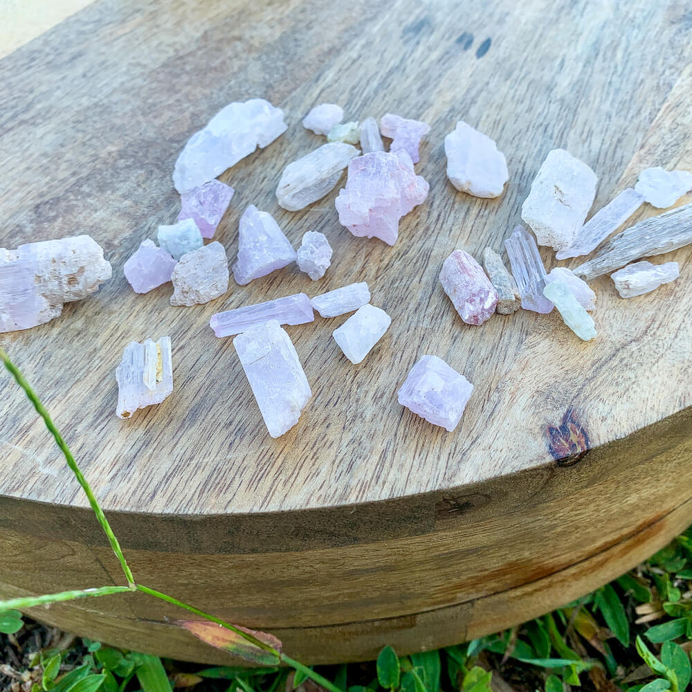 Buy Raw Purple Kunzite Gemstone chunks - Choose how many stones, Singles, or Bulk at Magic Crystals. Kunzite pieces are great stones for communication, love, healing, energy, energy blockage. FREE SHIPPING Crystal Gift, Constellation Gift, Gift for Friends, Gift for sister, Gift for Crystals Lovers at Magic Crystals. 