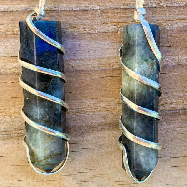 Larvakite-Labradorite-Wired-Wrapped-Silver-Necklace. Gemstone Spiral Wrapped Pendant Necklace