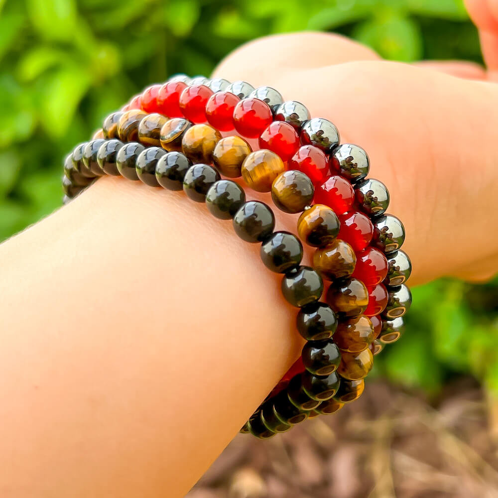 The Leo Gemstone Bracelet Set from Magic Crystals is perfect and designed for people whose sun sign is in Leos are often very sociable and have natural leadership qualities. It blends Hematite, Carnelian, Tiger Eye, and Black Onyx. Best Leo crystals and Leo Zodiac Pack gift for birthdays, Christmas, and mother's day.