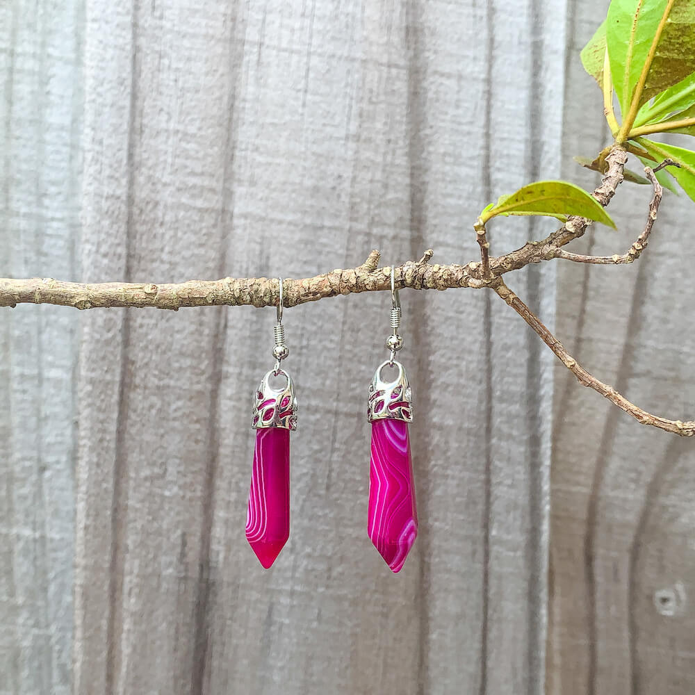 Gemstone Dangling Earrings. Pink Agate Dangle-Earrings. Looking Natural Stone Earrings - Dangling Crystal Jewelry? Show Jewelry at Magic Crystals. Natural stone, dangle earrings, and more. Crystal Single Point Earrings, Small Crystal Points, Healing Crystal Earrings, Gemstones, and more. FREE SHIPPING available.
