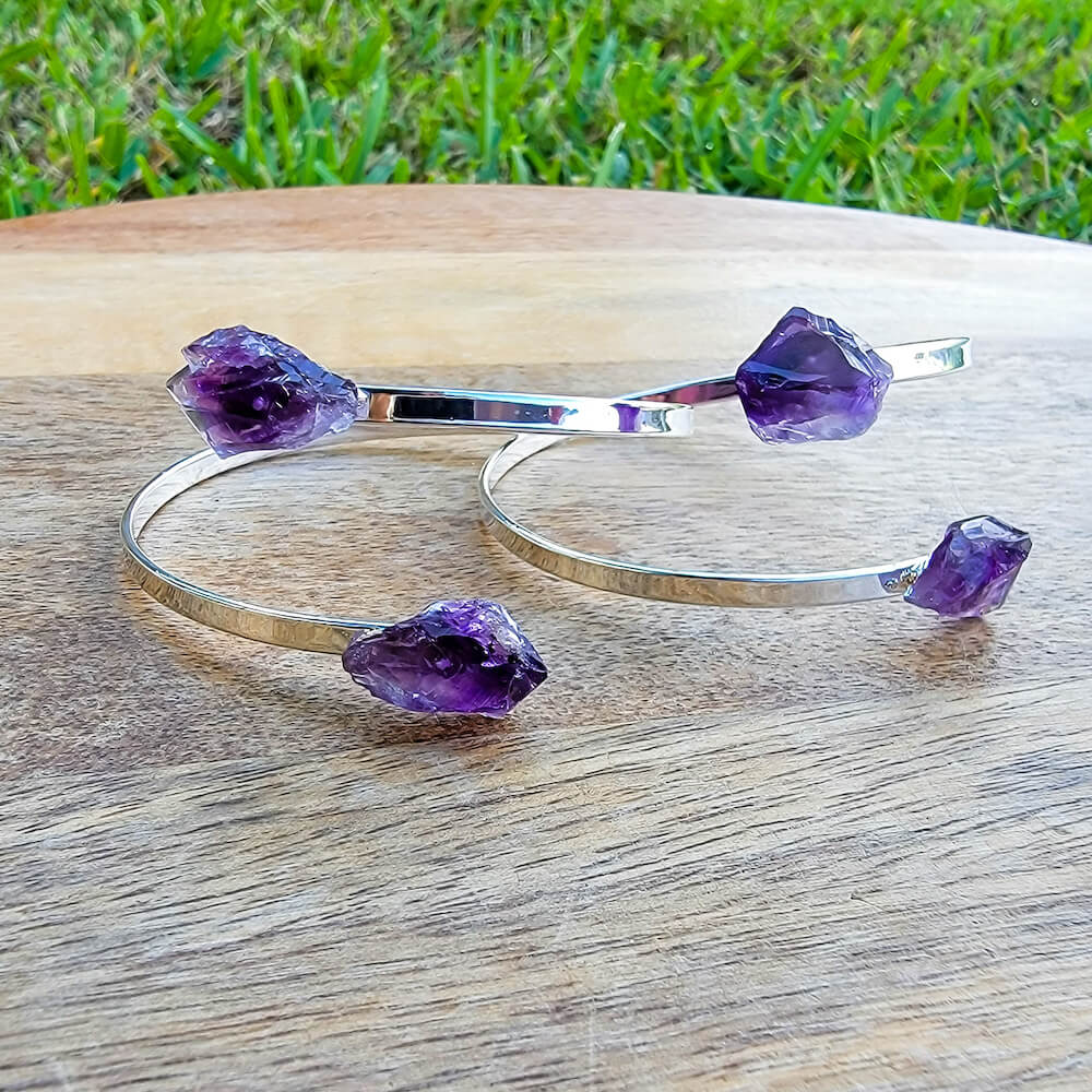Looking for Raw Amethyst Bracelet? Magic Crystals carries Amethyst jewelry. Our Amethyst Bracelet is an adjustable, perfect Unique Gift. Gift for Her and Xmas Gift for men. Crystal Bracelet with Gemstone Jewelry is a beautiful gift idea. Natural Amethyst with FREE SHIPPING available. Amethyst  PROTECTION, PURIFICATION, DIVINE CONNECTION.