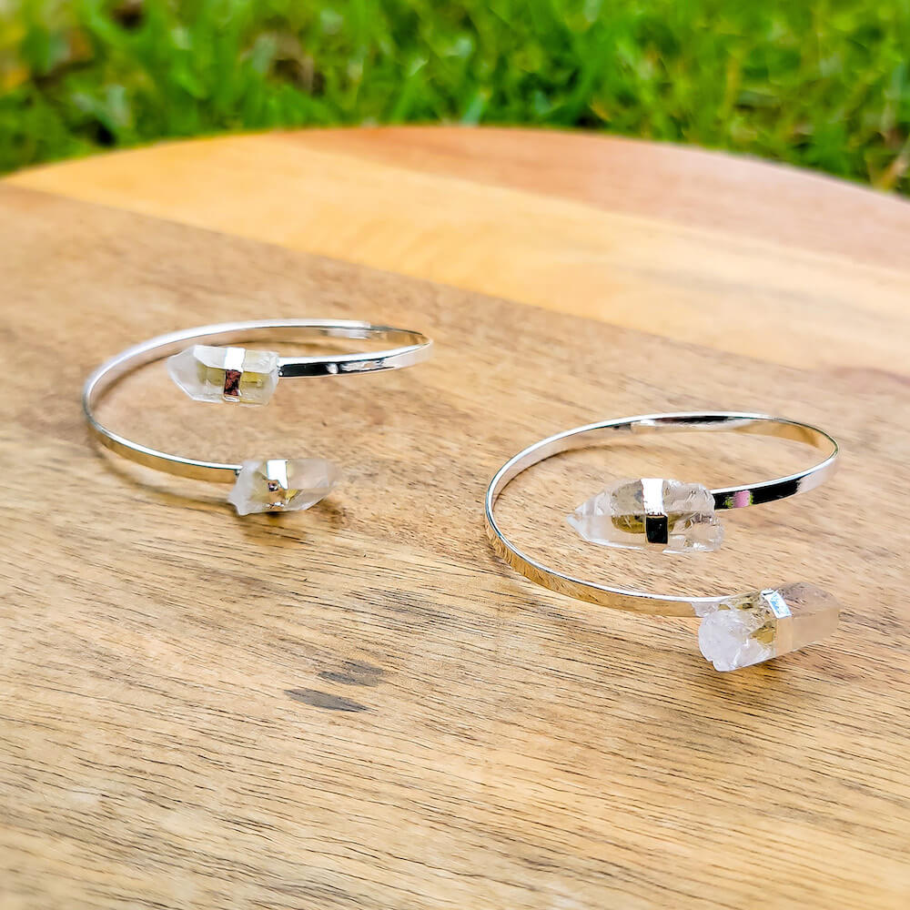Looking for Raw Clear Quartz Bracelet? Magic Crystals carries Clear Quartz jewelry. Our Clear Quartz Bracelet is an adjustable, perfect Unique Gift. Gift for Her and Xmas Gift for men. Crystal Bracelet with Gemstone Jewelry is a beautiful gift idea. Natural Clear Quartz with FREE SHIPPING available.