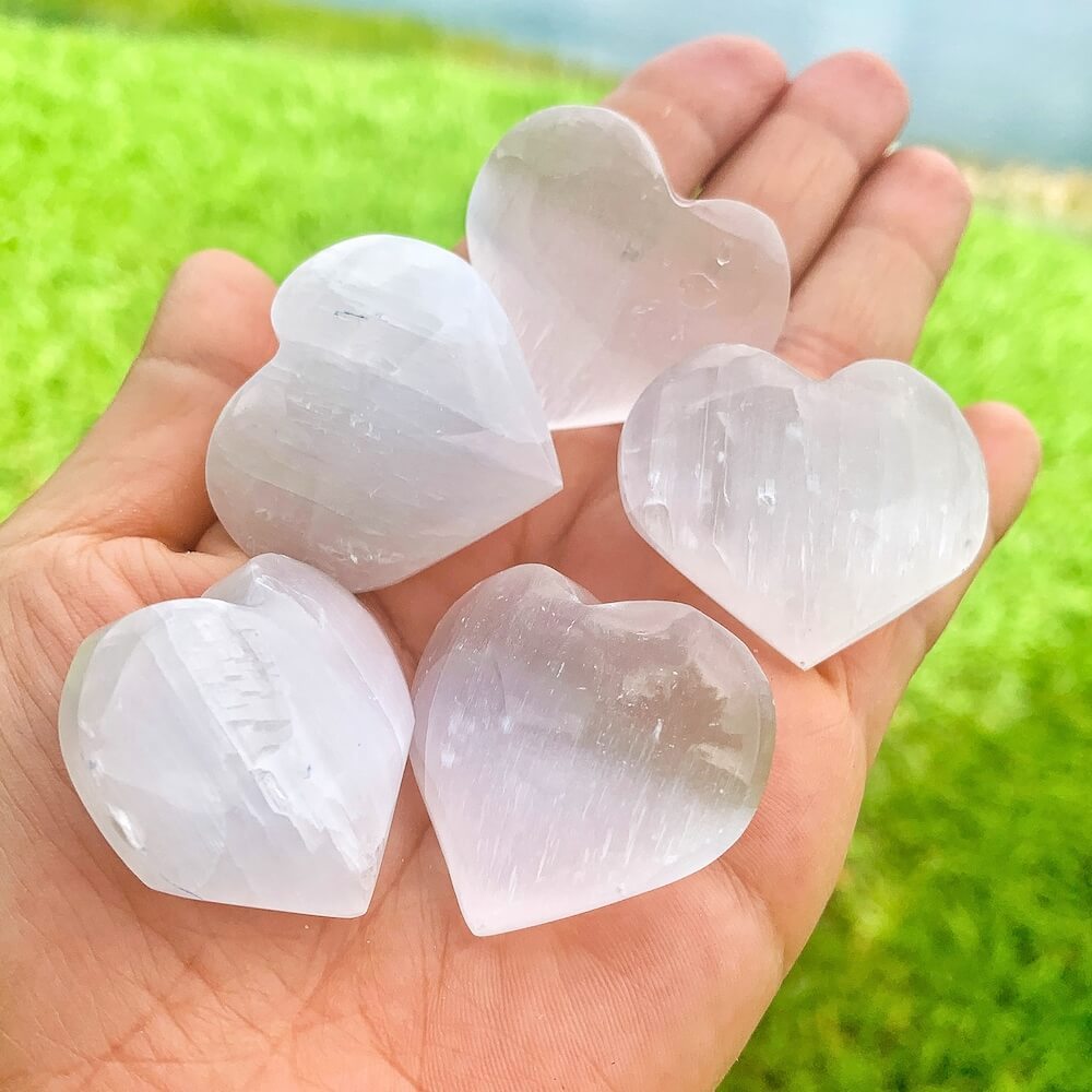 Did you scroll all this way to get facts about selenite? selenite healing properties: Selenite is like liquid light. Shop for Selenite Heart - Carved selenite - healing crystal in Magic crystals. FREE SHIPPING available and beautiful heart carved stones with genuine gemstones. Selenite heart chakra selenite stone.