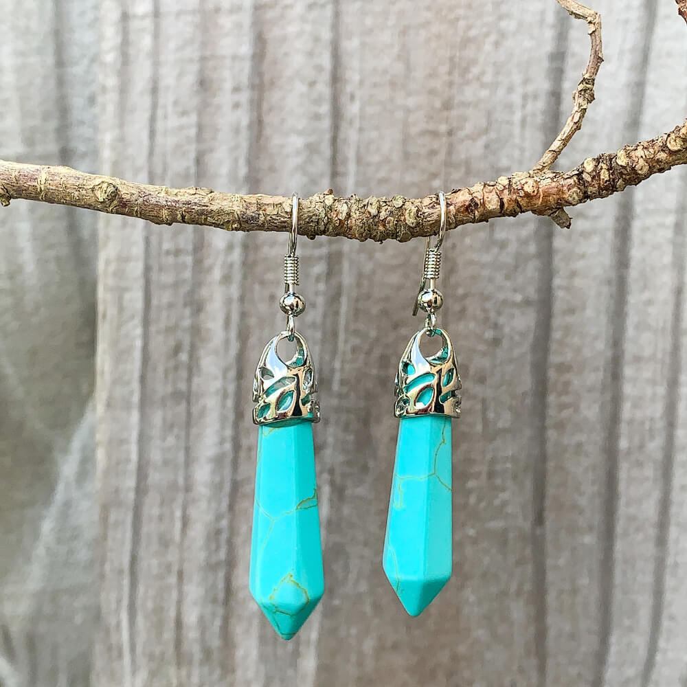 Gemstone Dangling Earrings. Turquoise Dangle-Earrings. Looking Natural Stone Earrings - Dangling Crystal Jewelry? Show Jewelry at Magic Crystals. Natural stone, dangle earrings, and more. Crystal Single Point Earrings, Small Crystal Points, Healing Crystal Earrings, Gemstones, and more. FREE SHIPPING available.